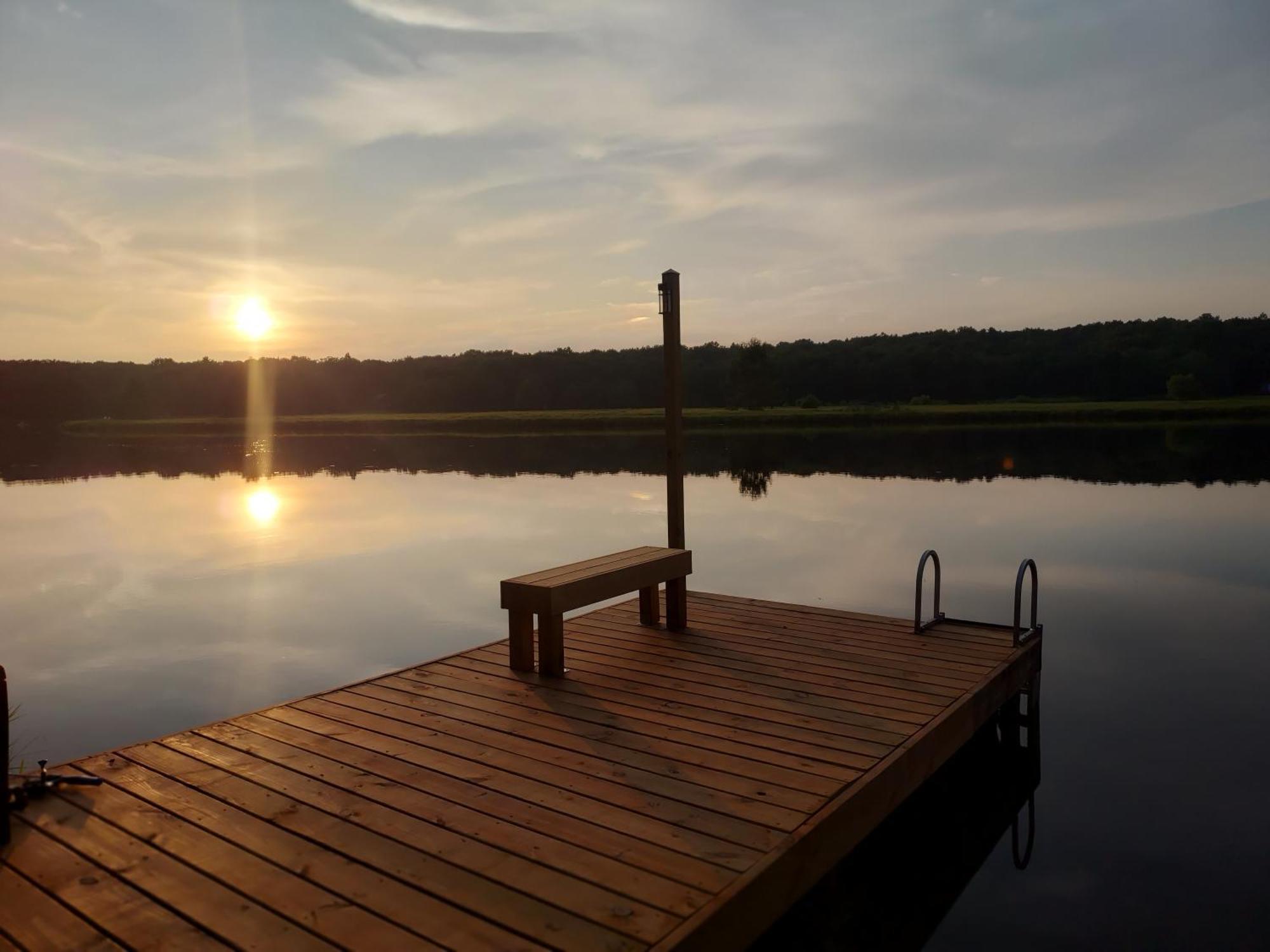 Poconos Brand New Lakefront Oasis 1 Acre, Hottub Gameroom Firepits Talk About Privacy *
