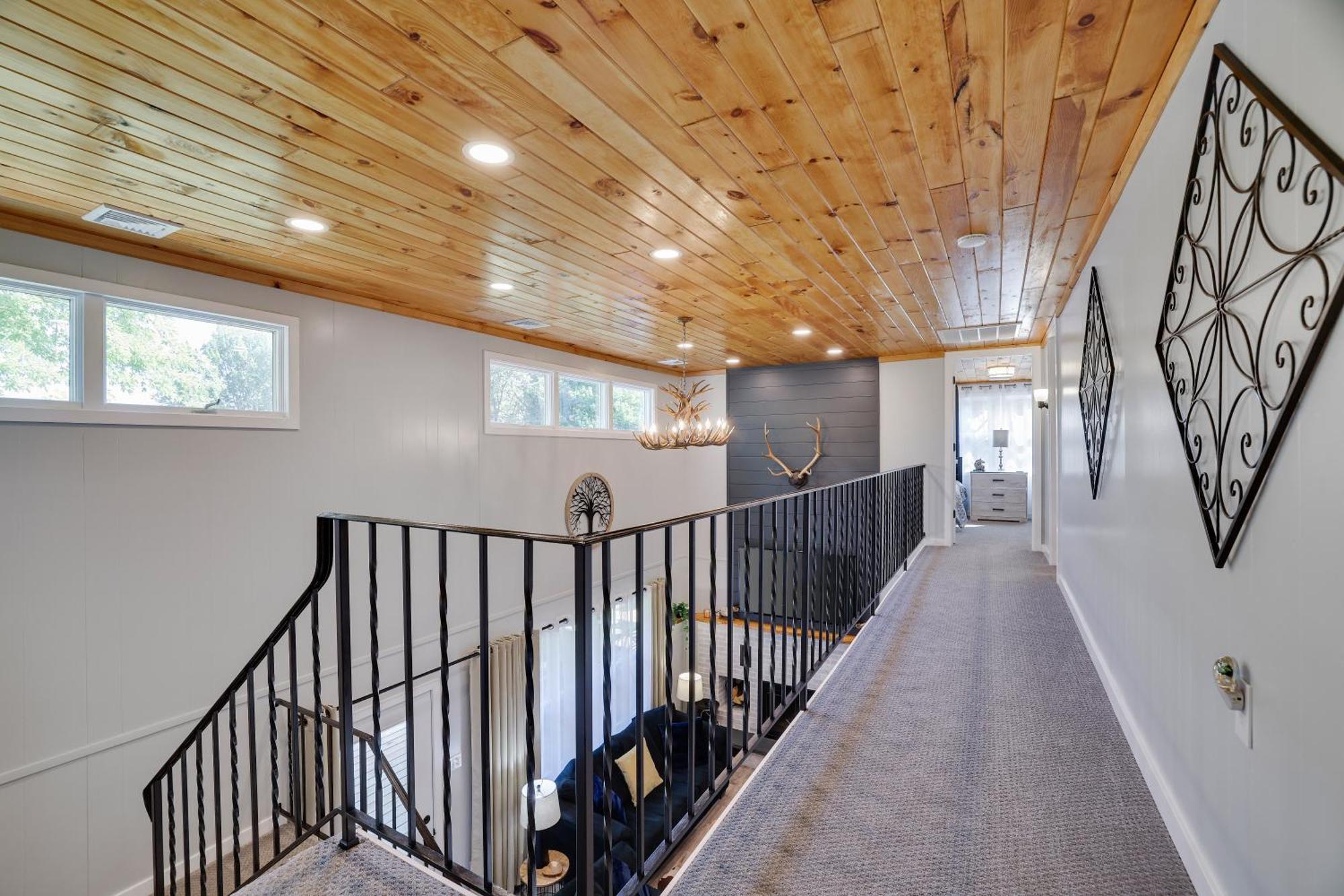 Poconos Brand New Lakefront Oasis 1 Acre, Hottub Gameroom Firepits Talk About Privacy *